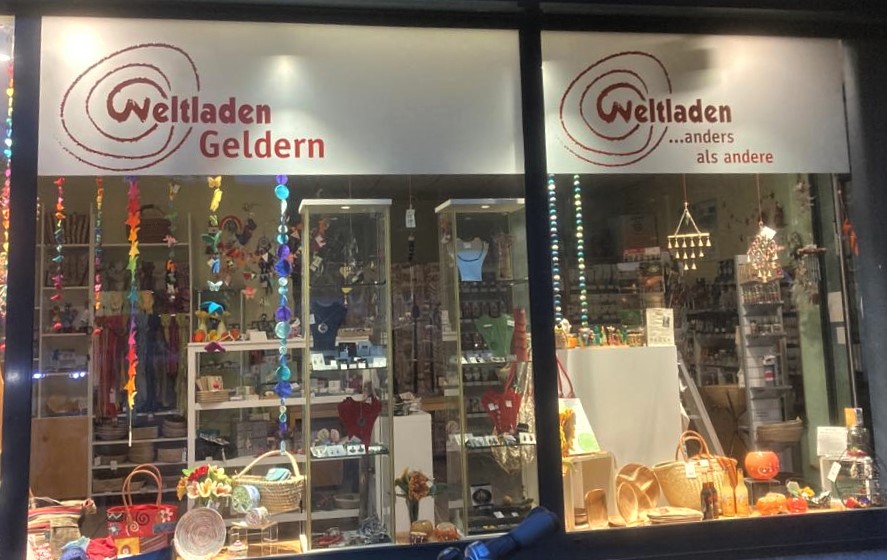 weltladen beleuchtet_04