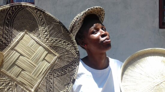 Ruhr Global 2022 Corona weltweit Frau mit Körben Foto radio continental drift Fuge Hamm